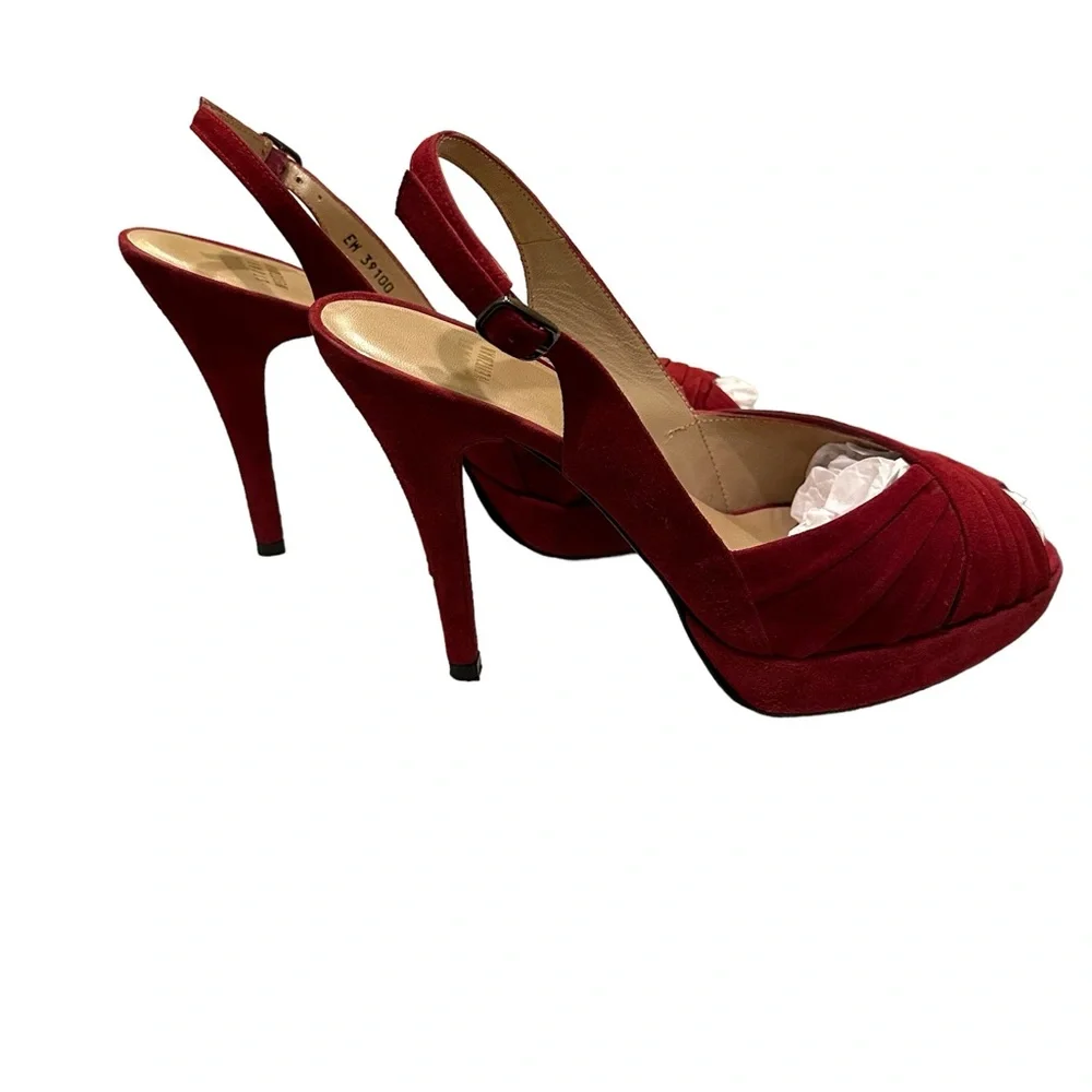 Stuart Weitzman size 8m